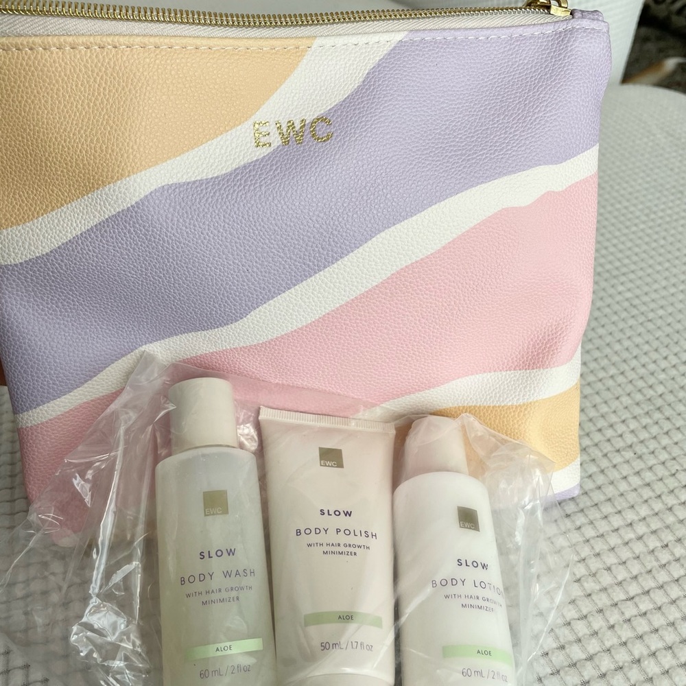 EWC Slow Aloe Kit and Bag NWOT